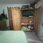 Hobbit Lounge